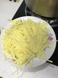 家常菜素炒土豆丝做法图解1)