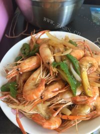 美味的洋葱炒虾
