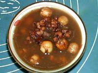 美味的红豆薏米莲子粥