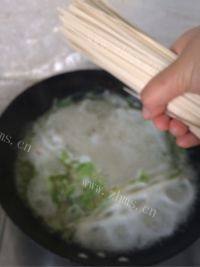 美味的炝锅面做法图解5)