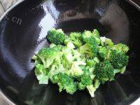 有特色的蒜蓉西兰花做法图解7)