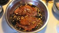 香喷喷的果香煎猪扒做法图解13)