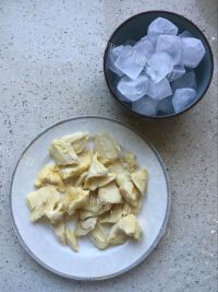 冷饮麦片榴莲冰沙做法图解2)