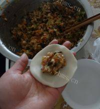 美味芹菜木耳蒸饺做法图解16)