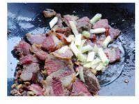 「自创」蒜苔炒腊肉做法图解5)