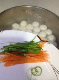 美味的萝卜鱼丸汤做法图解11)