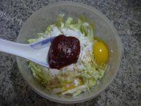 美味辣味圆白菜鸡蛋饼做法图解7)
