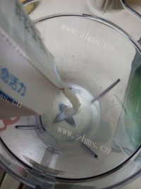 香糯爽滑的哈密瓜奶昔做法图解3)