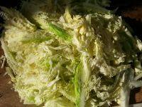 家常菜白菜炒肉做法图解1)