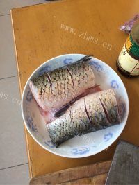 家常菜清蒸黄鱼做法图解2)