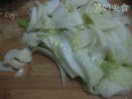 家常菜白菜炒平菇做法图解3)