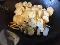 美味油炸茨菇片做法图解4)