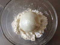 可口的榴莲冰皮月饼做法图解13)