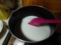 美味的草莓夏洛特蛋糕做法图解17)