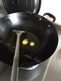美味的改良版油爆虾做法图解2)