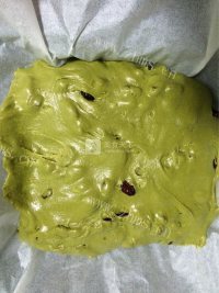 色泽鲜亮的抹茶牛轧糖做法图解5)