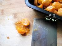自制广式蛋黄月饼做法图解4)