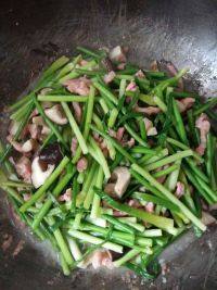 家常菜蒜苔炒肉丝