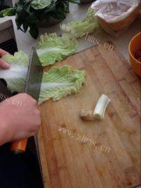 家常菜白菜肉卷做法图解2)