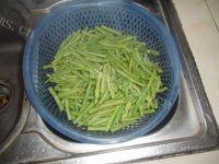 美美厨房之豆角炒肉做法图解5)