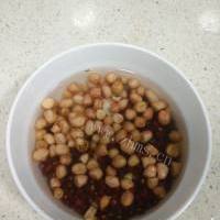 营养枸札红豆花生汤的做法图解二