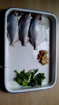 美味的沙嗲氽白鲳做法图解2)