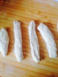 色香味浓的花朵面包做法图解14)