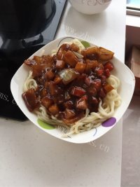 回味无穷的韩国炸酱面做法图解12)