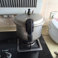 美味的腐乳猪蹄做法图解8)
