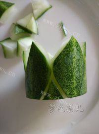 自制美味的木耳青瓜盅做法图解6)