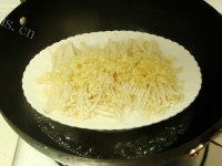 美味蒜蓉蒸金针菇做法图解5)