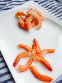 别样的鲜虾土豆泥做法图解7)