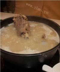 鲜味虾子面做法图解2)
