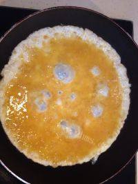 美味的菜脯煎蛋做法图解4)