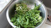 家常菜韭菜炒鸡蛋做法图解3)