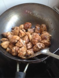 美味的炖鸡块做法图解4)