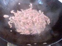下饭的菜花炒肉做法图解5)