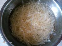 家常菜凉拌土豆丝做法图解8)