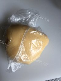 自制广式五仁月饼做法图解3)