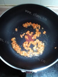 好吃的肘花肠炒饭做法图解4)