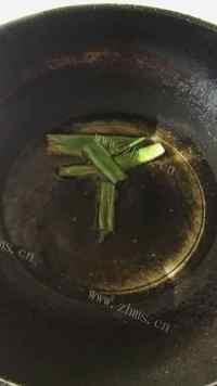 美味的芹菜炒牛柳做法图解6)