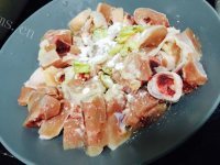 美味的菠萝炒鸡腿肉做法图解2)