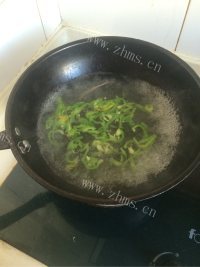 家常菜凉拌千张丝做法图解6)