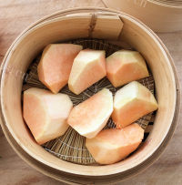 美味的红薯粉蒸肉做法图解4)