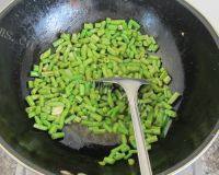 家常菜豆角炒肉做法图解5)