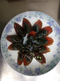 香飘十里的凉拌皮蛋做法图解2)