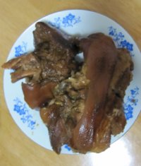 家常菜炖肘子