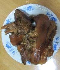 家常菜炖肘子