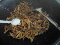 家常菜萝卜干烧肉做法图解10)