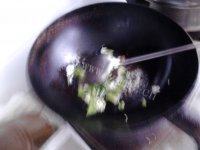 家常菜洋白菜炒豆片做法图解6)